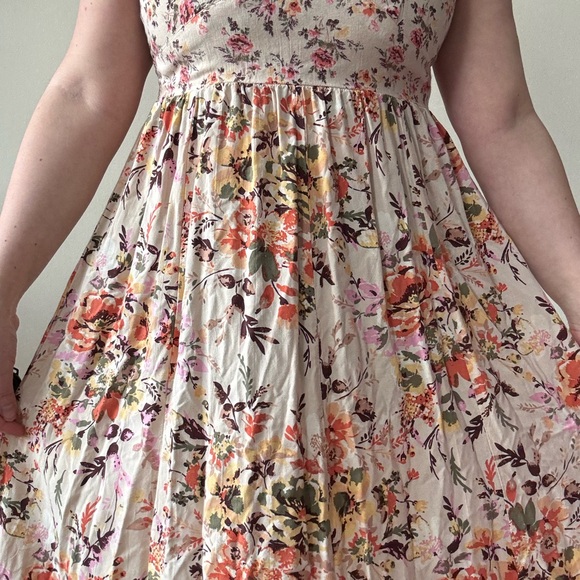 Angie Floral V-Neck Maxi Dress in Cream and Pink - Picture 2 of 8